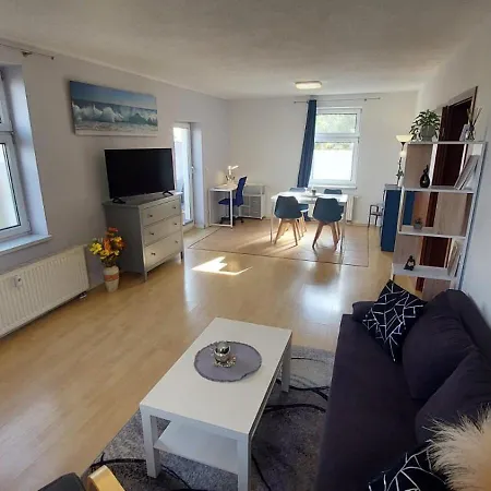 Modernes ,gemuetliches Gaeste Mit Wlan, Waipu Tv Und Grossen Boxspringbett In Appartement Zwickau